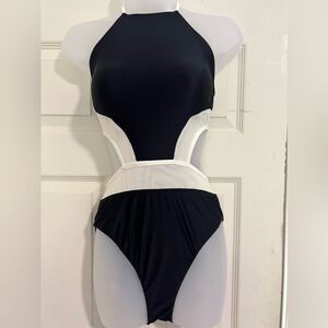 Black and Cream Large Enjoue one piece